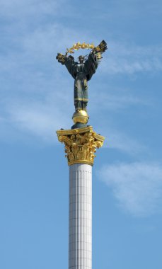 Kiev bağımsızlık Anıtı. şehir merkezinde bir sermaye