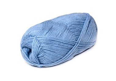 skein üzerinde beyaz izole mavi iplik