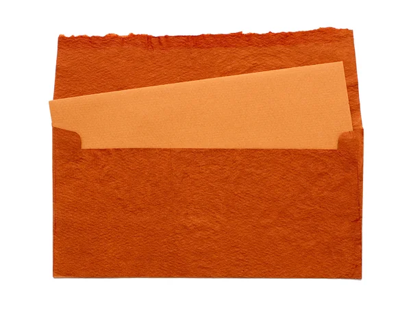 Envelope laranja à mão sobre um fundo branco — Fotografia de Stock