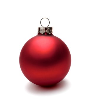 Beyaz zemin üzerinde kırmızı noel topu