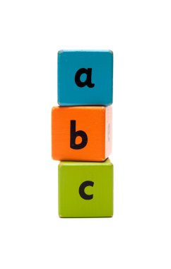 abc ahşap alfabe bloklar üzerinde beyaz izole