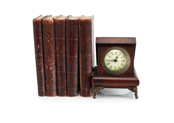 老旧的时钟和书籍 — 图库照片