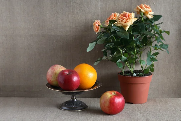 Fruits And Flowers — Stock Photo, Image