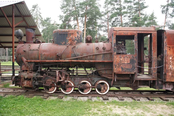 Gammalt rostigt ånglok — Stockfoto