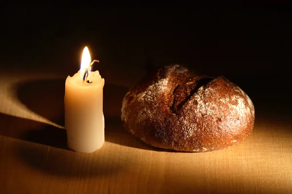 Pão e vela — Fotografia de Stock