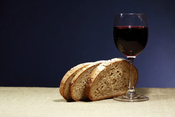 Bread And Wine — Stock Photo, Image