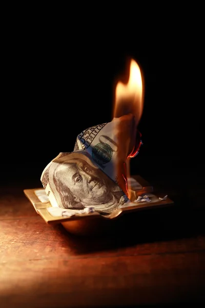 Hořící dolarů — Stock fotografie