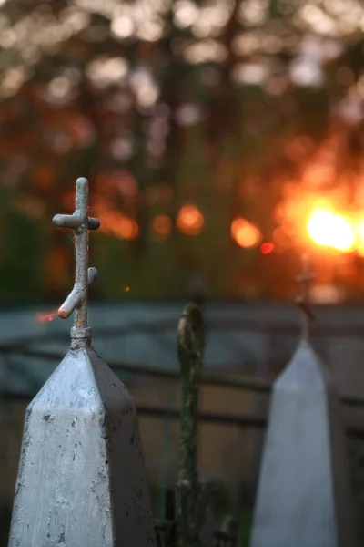 Cementerio al atardecer — Foto de Stock