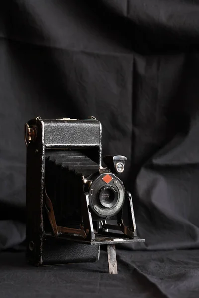 Very Old Photo Camera Nice Dark Cloth Background — Stock Photo, Image