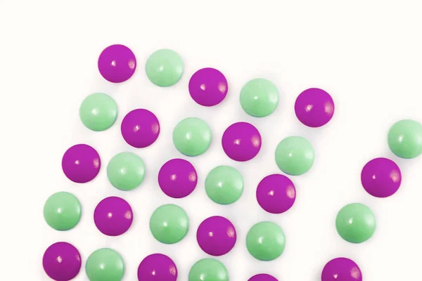 Группа Фиолетовых Зеленых Таблеток Белом Фоне — стоковое фото