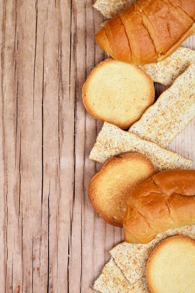 Crackers and fresh croissants — Stock Photo, Image