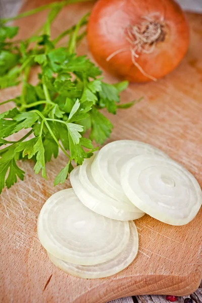 Fresh onions and parsley — Stock Photo, Image