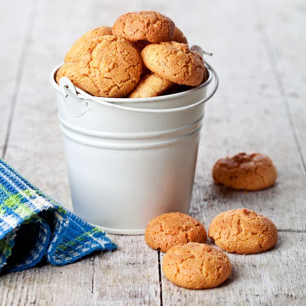 Meringue almond cookies in bucket — Stock Photo, Image