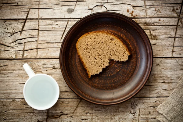 Pan y agua —  Fotos de Stock
