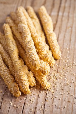 grisini ile susam tohumu ekmek sopa