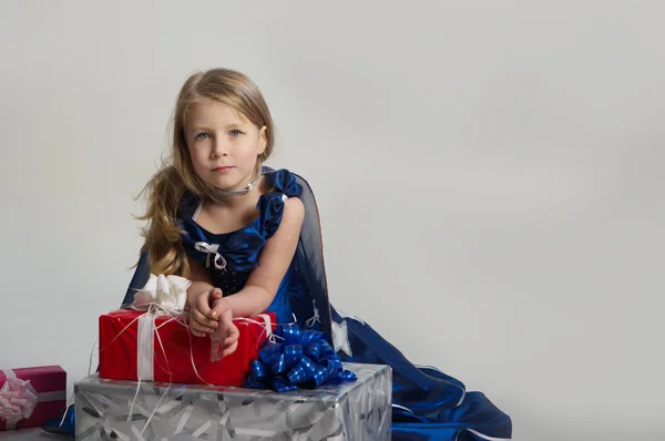 Girl with gifts — Stock Photo, Image