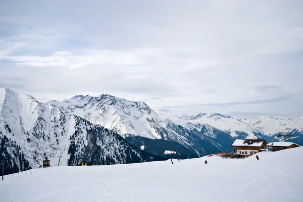 Piste de ski de montagne — Photo