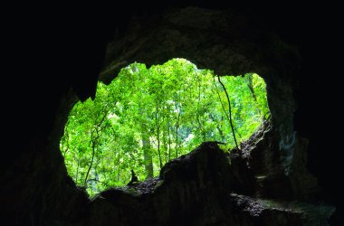 pencere, bir taş mağara çıkış
