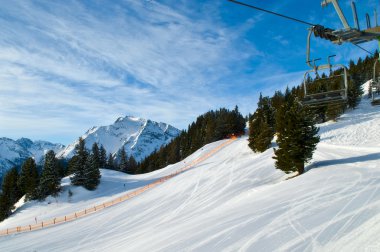 ski Lift Alp Dağları'nda, Kayak sezonu tam