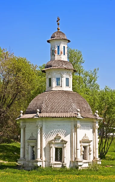 Kapel van de pjatnitsky goed in sergiev posad, één van steden van de gouden ring van Rusland — Stockfoto