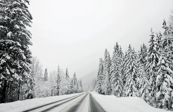 Winter mountain road, Austria, Kirhberg. Tirol — Stock Photo, Image