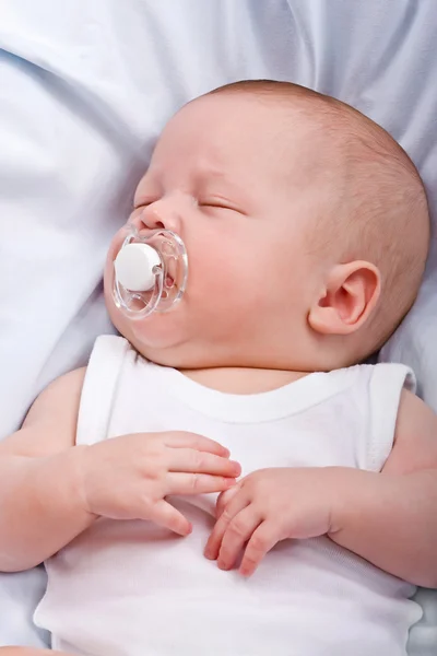 Newborn sleeps — Stock Photo, Image