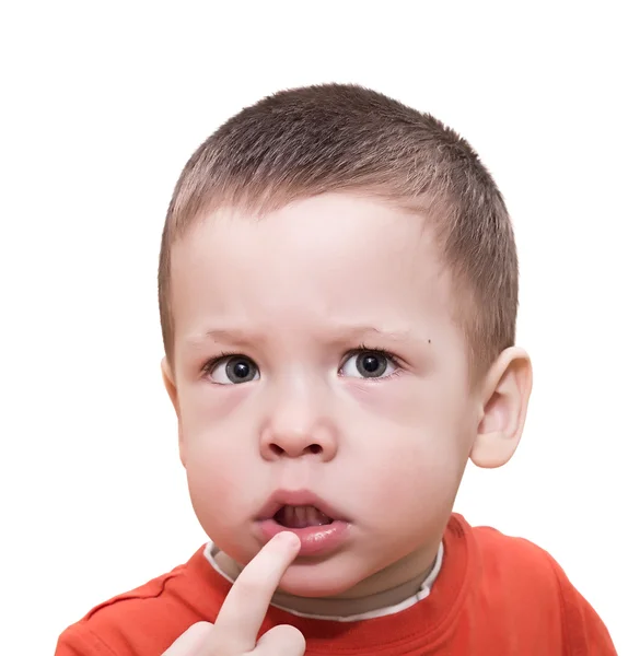 Das zweijährige Kind reflektierte einen Finger im Mund — Stockfoto