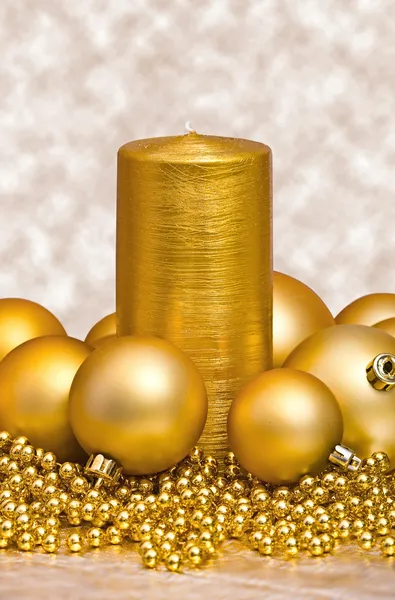 Goldene Weihnachtskerze — Stockfoto