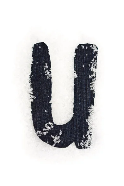 Буква U из джинсы — стоковое фото