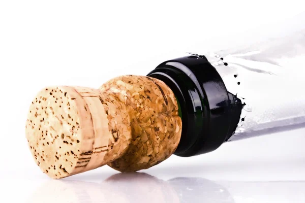 Botella de champán con corcho —  Fotos de Stock