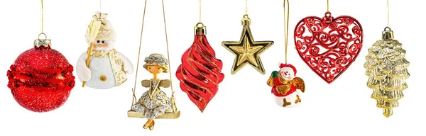 크리스마스 트리매달린 장난감 스타와 빨간색 황금색 백인들에게 고립됨 — 스톡 사진