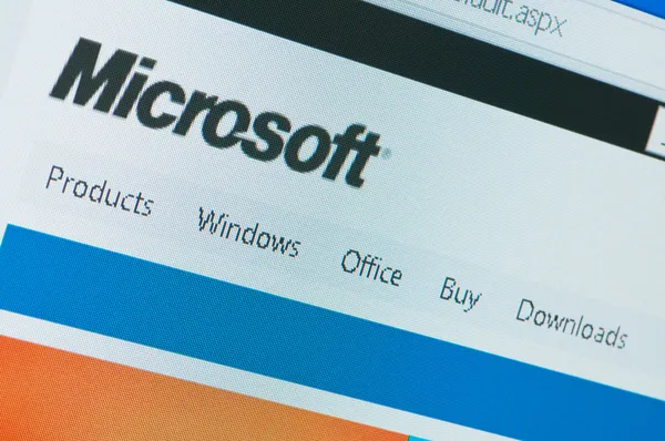 Main page Microsoft largest company producing software close-up — Stock Photo, Image