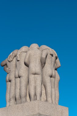 vigeland park kız heykel grubu.