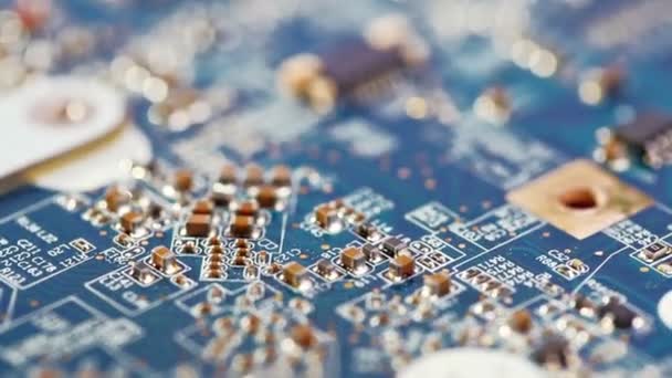 Fly over computer circuit board, electronic technology background — Stock Video