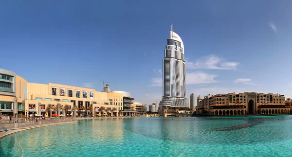 DUBAI, Emirados Árabes Unidos - OUTUBRO 23: Address Hotel and Lake Burj Dubai on Oc — Fotografia de Stock