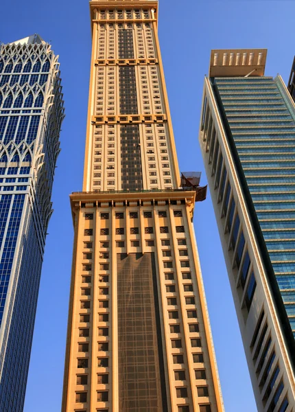 Dubai, Zjednoczone Emiraty Arabskie - 23 października: Zobacz przy sheikh zayed road wieżowce i — Zdjęcie stockowe