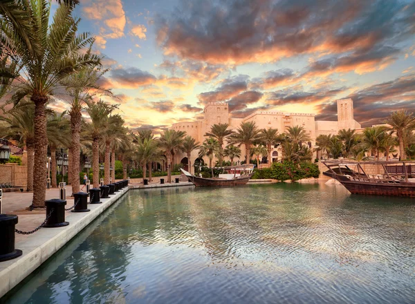 Отель madinat jumeirah — стоковое фото
