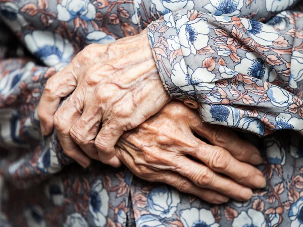 Very old woman hands — Stock Photo, Image