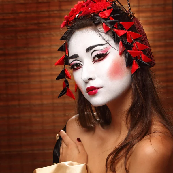Mujer en traje oriental tradicional — Foto de Stock