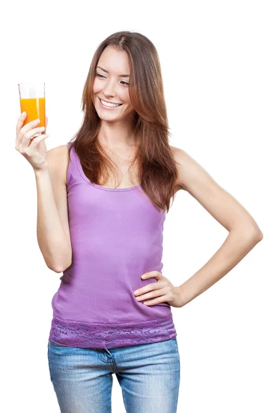 Bella donna bruna che tiene un bicchiere di succo — Foto Stock