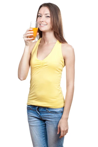 美丽的黑发女人拿杯果汁 — 图库照片