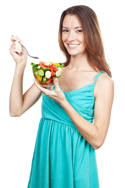 Mujer sosteniendo plato de verduras frescas —  Fotos de Stock