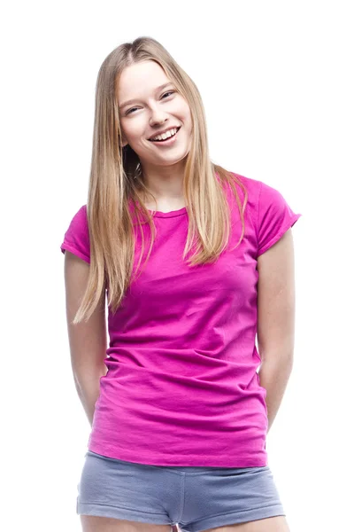 Jonge mooie vrouw die roze t-shirt — Stockfoto