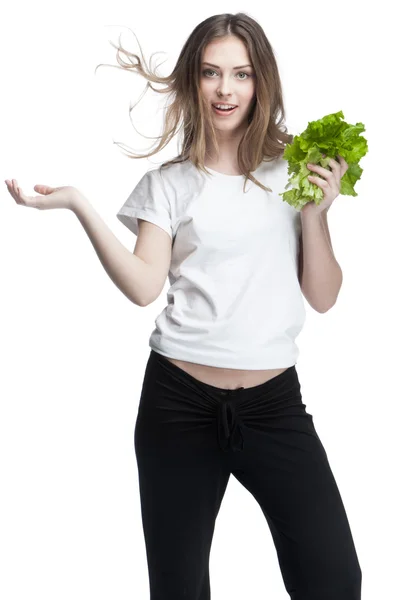 Jovem bela mulher morena segurando salada — Fotografia de Stock