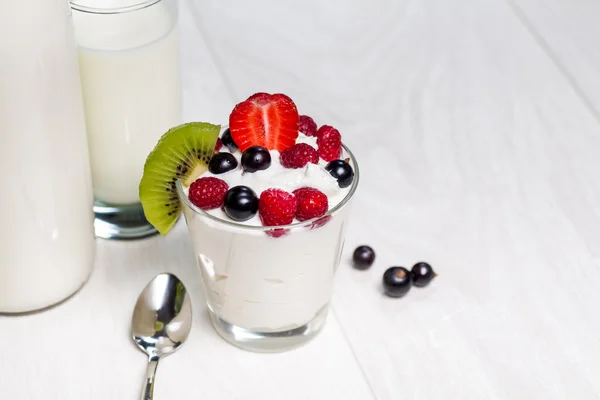 Glas van yoghurt — Stockfoto