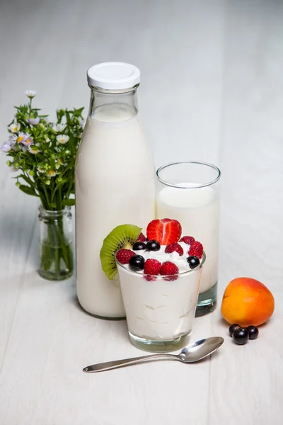 Glass of yogurt — Stock Photo, Image