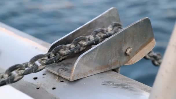 Release of yacht anchor chain. High quality footage — Stock Video