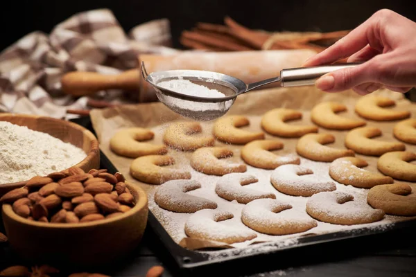 Baking tray with traditional German or Austrian Vanillekipferl vanilla kipferl cookies — Stock Photo, Image
