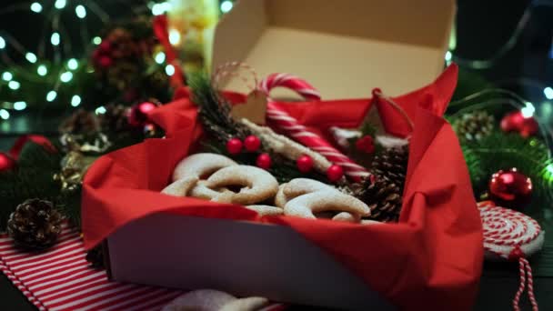 Gift box full of Traditional German or Austrian Vanillekipferl vanilla kipferl cookies — Stock Video