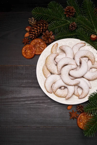 Tradycyjne niemieckie lub austriackie ciasteczka waniliowe Vanillekipferl kipferl — Zdjęcie stockowe